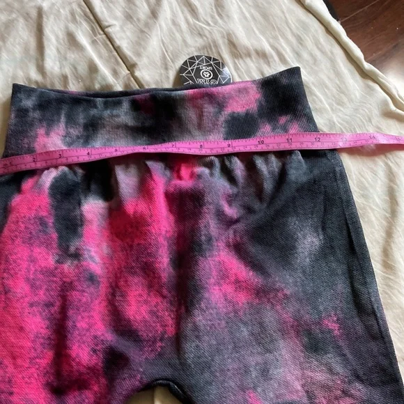 Athletic Top & Short Set - Picture 8 of 8